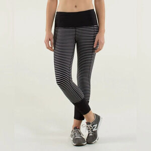 Lululemon Runday Crops Parallel Stripe Black & White Athletic Leggings Size 2
